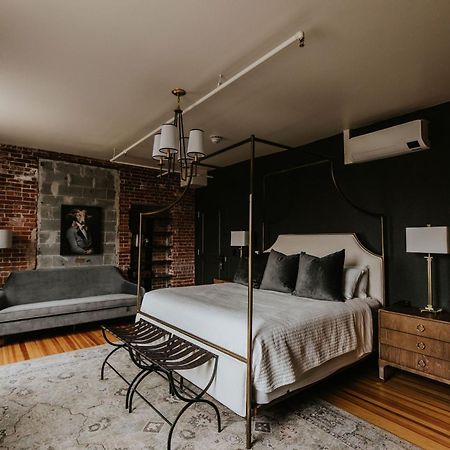 Hatchery Hotel & Event Center Ла-Кросс Экстерьер фото