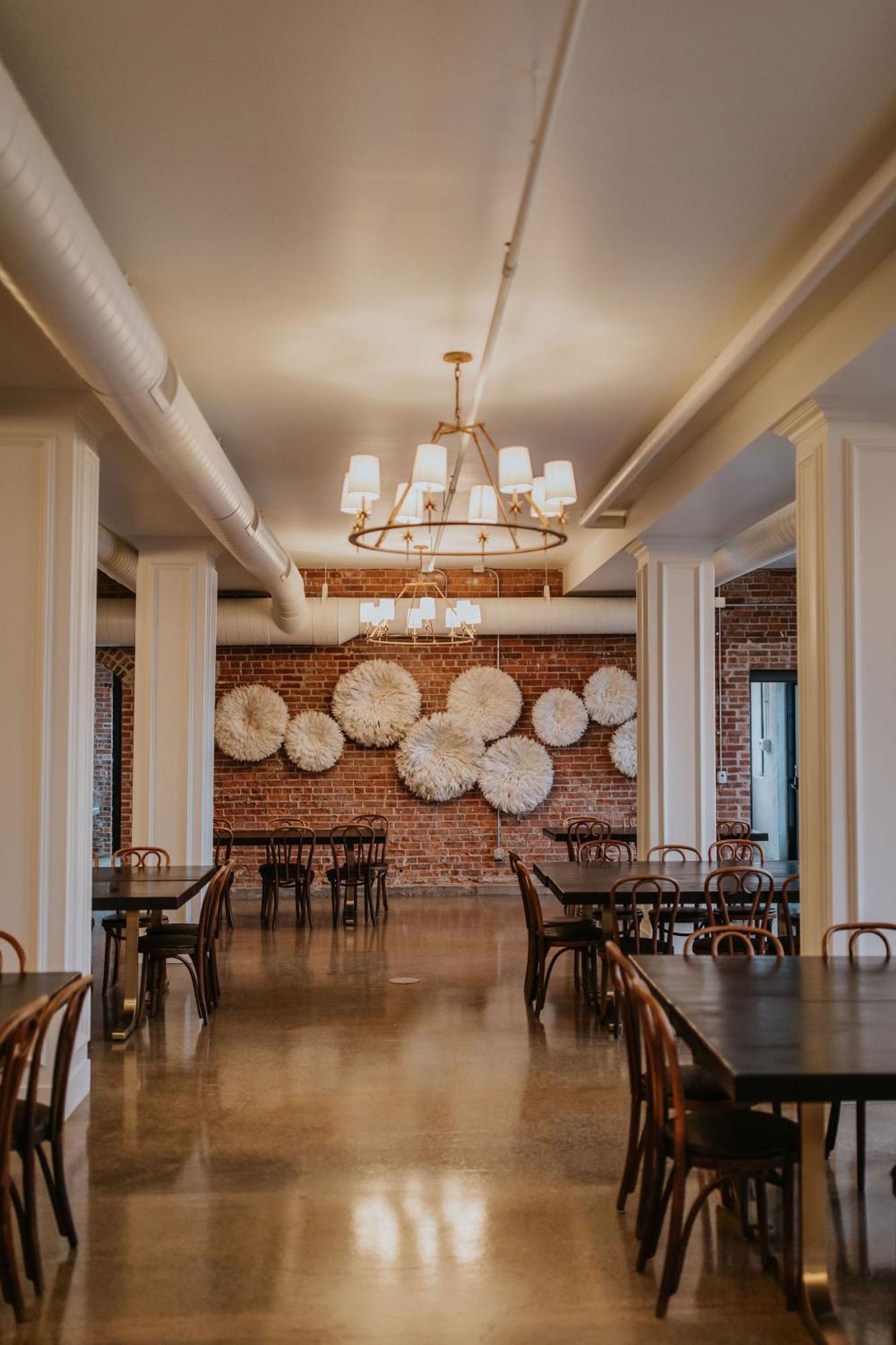 Hatchery Hotel & Event Center Ла-Кросс Экстерьер фото